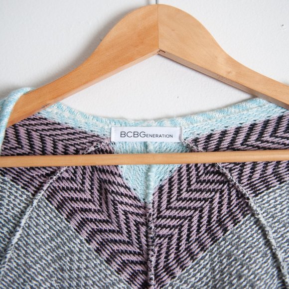 BCBG | SWEATER SHRUG - Picture 4 of 6